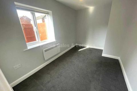 undefined, Monson St, Lincoln