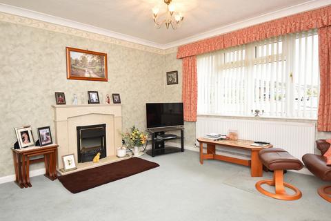 2 Elm Drive, Wincanton, BA9 9EZ