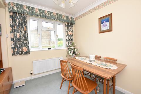 2 Elm Drive, Wincanton, BA9 9EZ