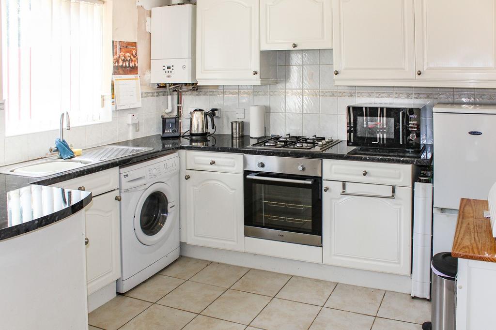 Vale Reach, Pencoed, Bridgend County. CF35 6LG 3 bed semidetached