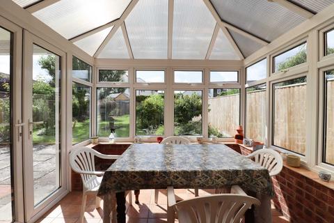 4 bedroom detached house for sale - Stonebridge Close, Marlborough, SN8 2AE