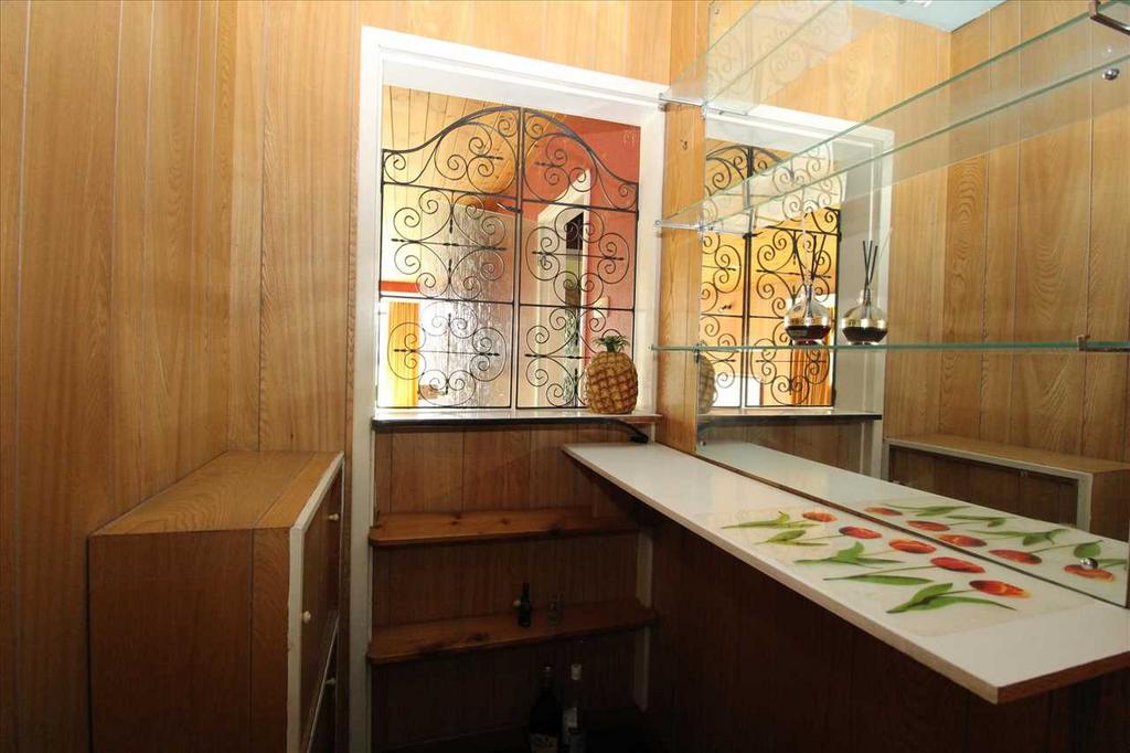 " Bar" Room