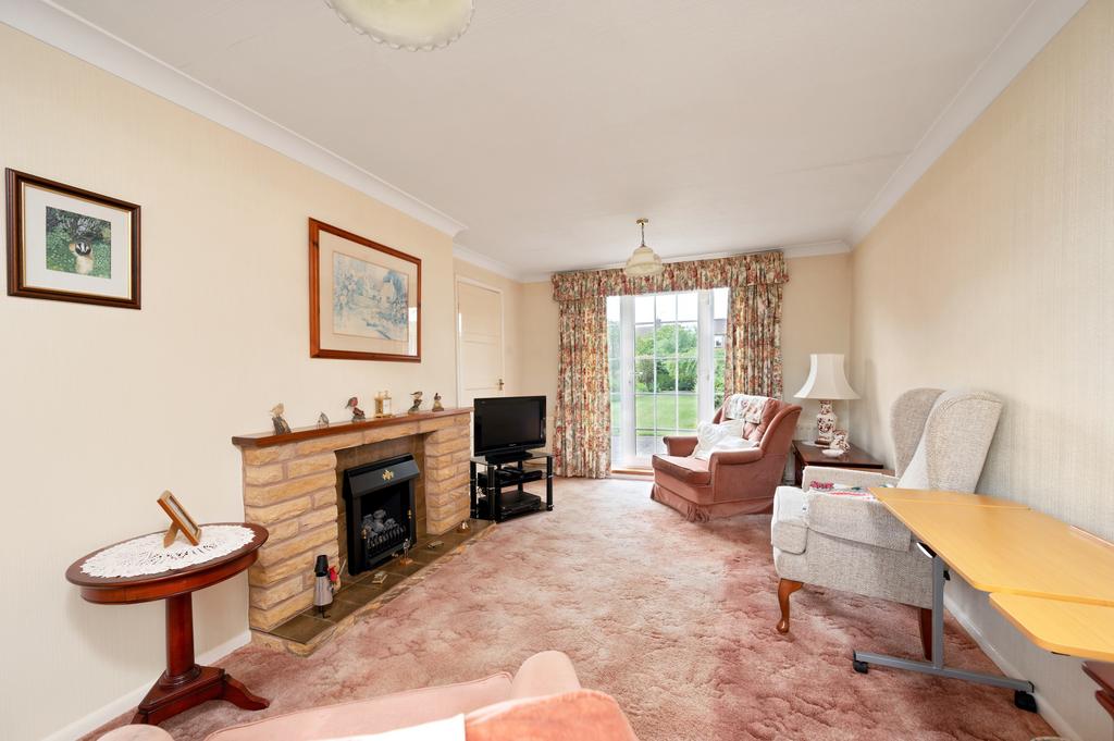 Masterton Road, Stamford, PE9 3 bed end of terrace house £275,000