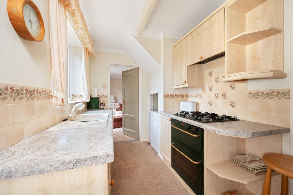 Masterton Road, Stamford, PE9 3 bed end of terrace house £275,000