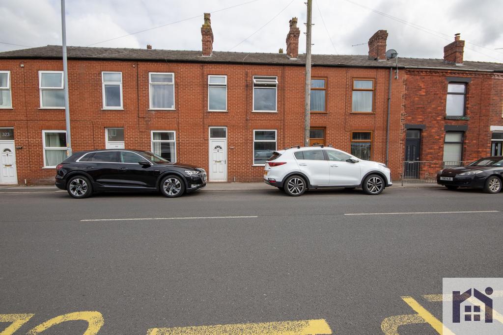 Spendmore Lane, Coppull, PR7 5DD 2 bed terraced house for sale £115,000