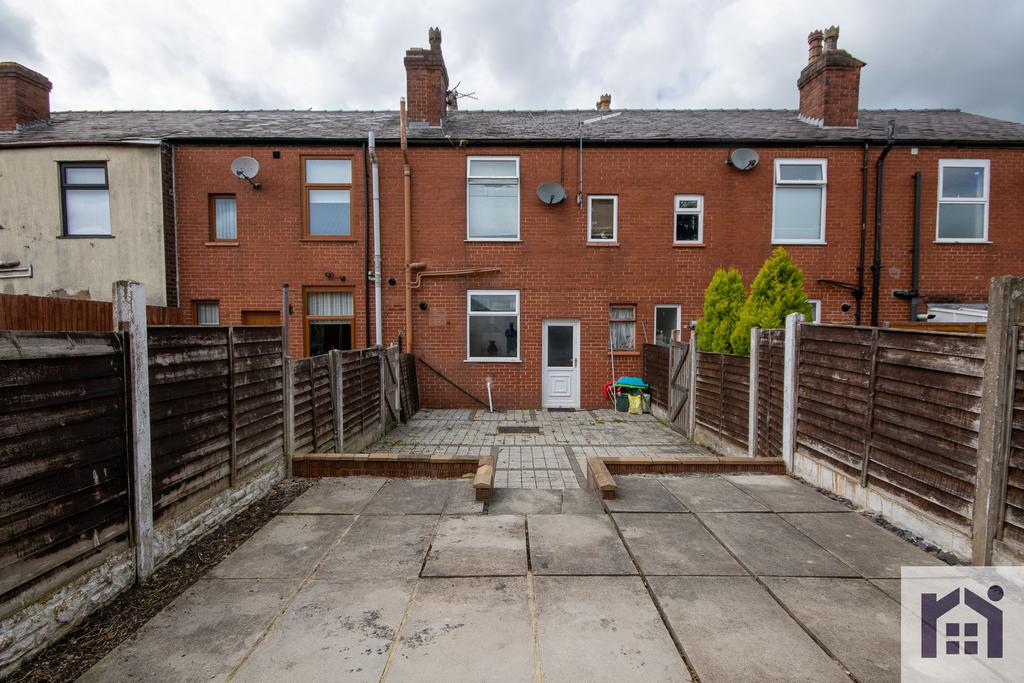 Spendmore Lane, Coppull, PR7 5DD 2 bed terraced house for sale £112,500