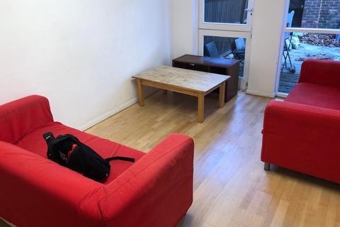 4 bedroom house to rent, Staveley Close, London, London, N7