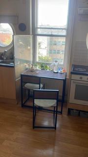 Studio to rent, High Street, Acton