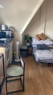 Studio to rent, High Street, Acton