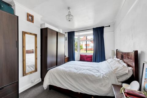 279 Westmount Road, London, SE9 1NR