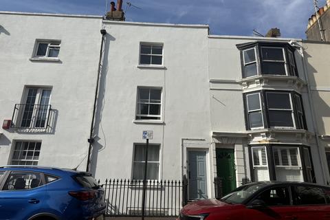 1 bedroom maisonette to rent, Russell Square, Brighton BN1