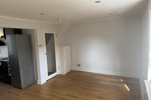 1 bedroom maisonette to rent, Russell Square, Brighton BN1