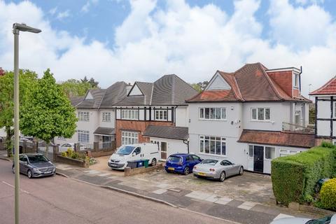 4 bedroom link detached house for sale - Hazel Gardens, Edgware, HA8