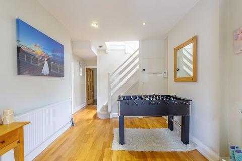 4 bedroom link detached house for sale - Hazel Gardens, Edgware, HA8