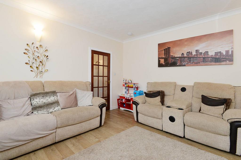 39 Bridge Street, Newbridge, Edinburgh, EH28 8SH 3 bed bungalow for