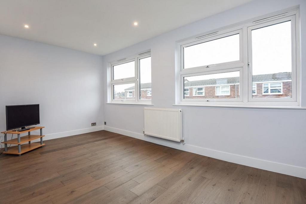 Larch Close, Balham 1 bed flat for sale £335,000