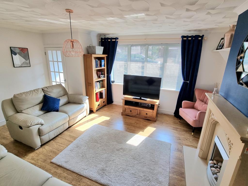 Waun Daniel, Rhos, Pontardawe, Swansea 3 bed detached house £260,000