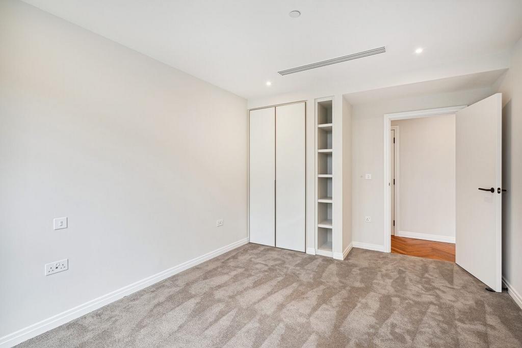 Sands End Lane Fulham SW6 1 bed apartment £3,033 pcm (£700 pw)