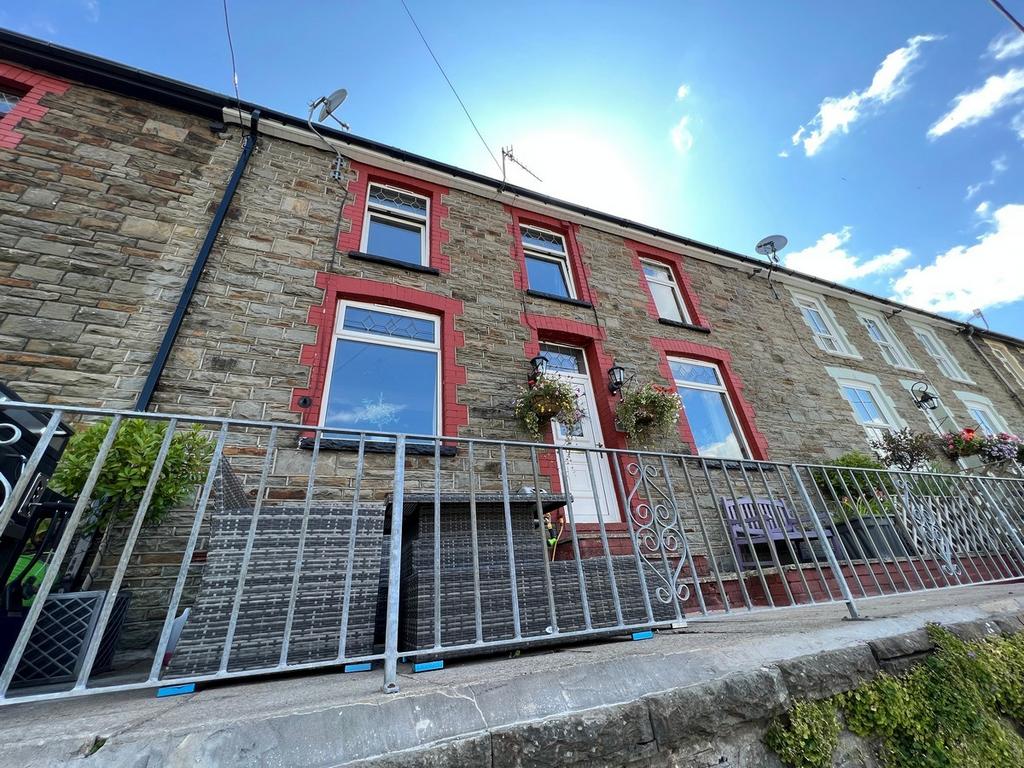 Heath Terrace Porth Porth 3 bed terraced house £129,995