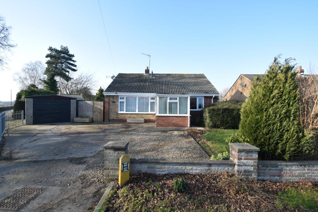 Station Road, Burstwick, HU12 2 bed detached bungalow £235,000