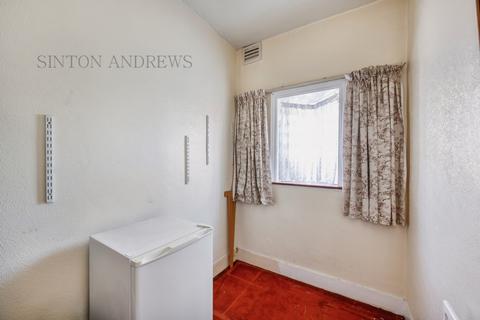 31 Curzon Road, London, W5 1NE