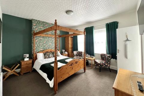 14 bedroom end of terrace house for sale, Tregonwell Road, Minehead, Somerset, TA24