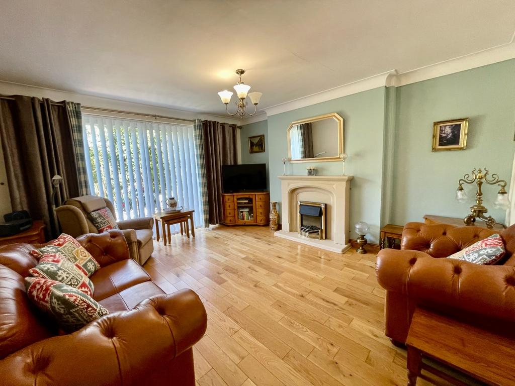Rutherford Drive, Over Hulton, Bolton, BL5 2 bed semidetached house