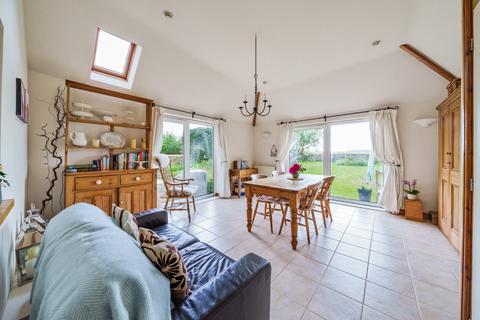 4 bedroom bungalow for sale, West End Gardens, Fairford, GL7