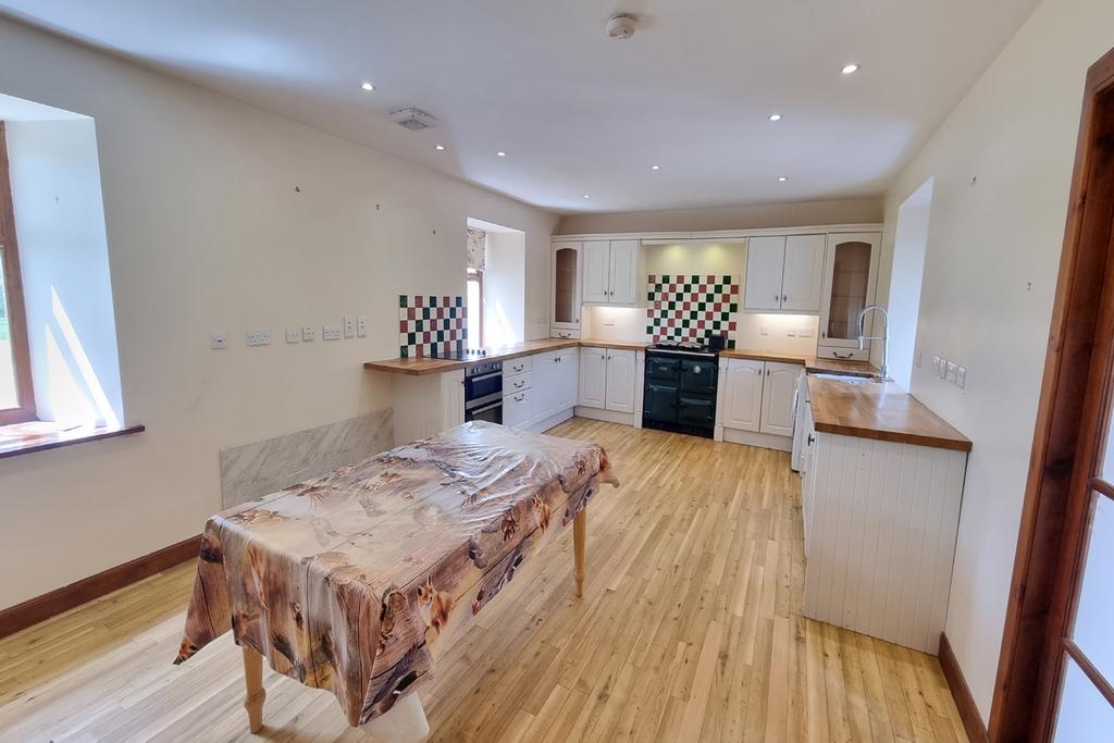 Kitchen/Dining Area