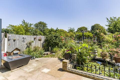 11 Cherry Tree Walk, West Wickham, BR4 9EE