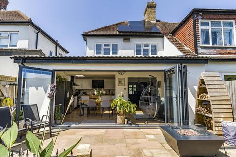 11 Cherry Tree Walk, West Wickham, BR4 9EE
