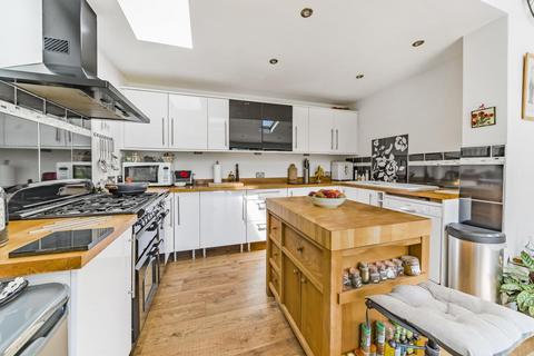 11 Cherry Tree Walk, West Wickham, BR4 9EE