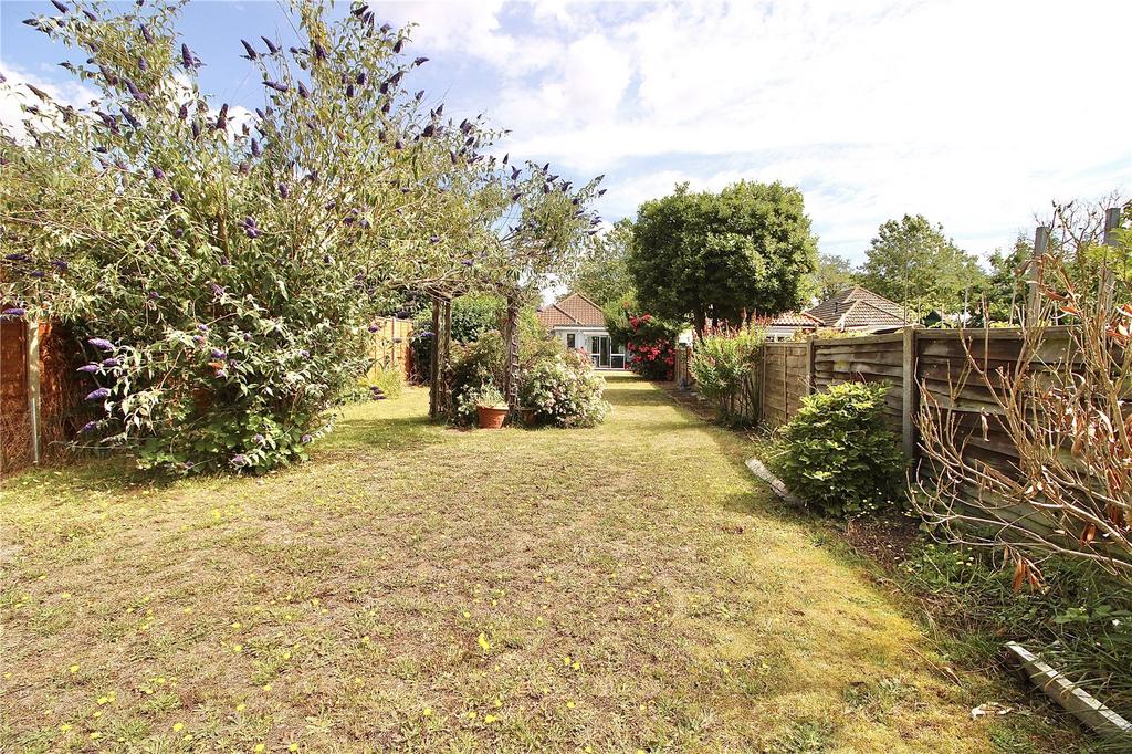 Nacton Road, Ipswich, Suffolk, IP3 2 bed bungalow for sale £270,000