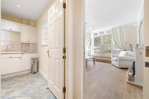 Flat 2, Pemberton House, 6 East Harding Street, London, EC4A 3AS