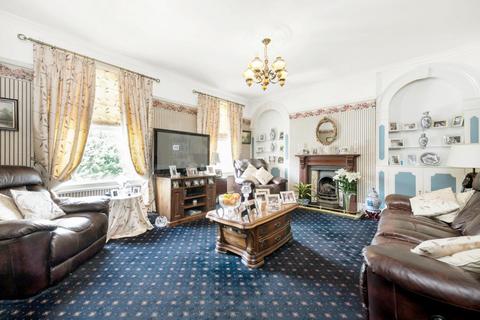 4 bedroom apartment for sale, Derwent Grove, East Dulwich, London, SE22