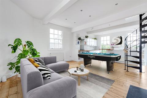 2 bedroom maisonette for sale, Aldensley Road, London