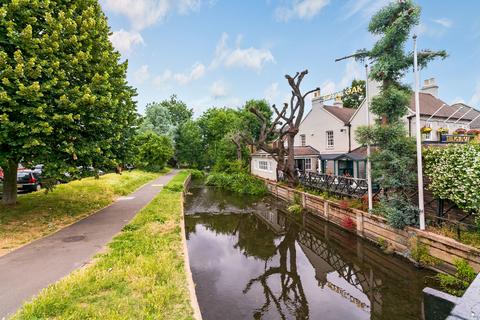58 Riverside Walk, Isleworth, TW7 6HR