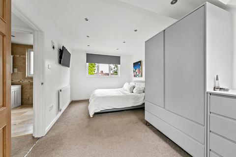 58 Riverside Walk, Isleworth, TW7 6HR