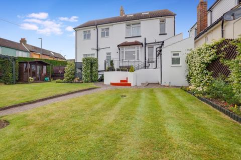 5 bedroom detached house for sale, Century Road, Rainham,