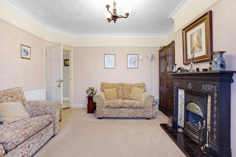 5 bedroom detached house for sale, Century Road, Rainham,