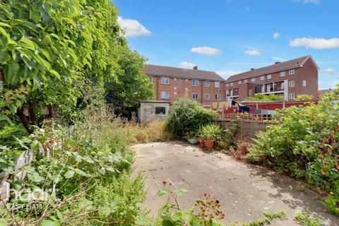 6 Tyrone Road, London, E6 6DT