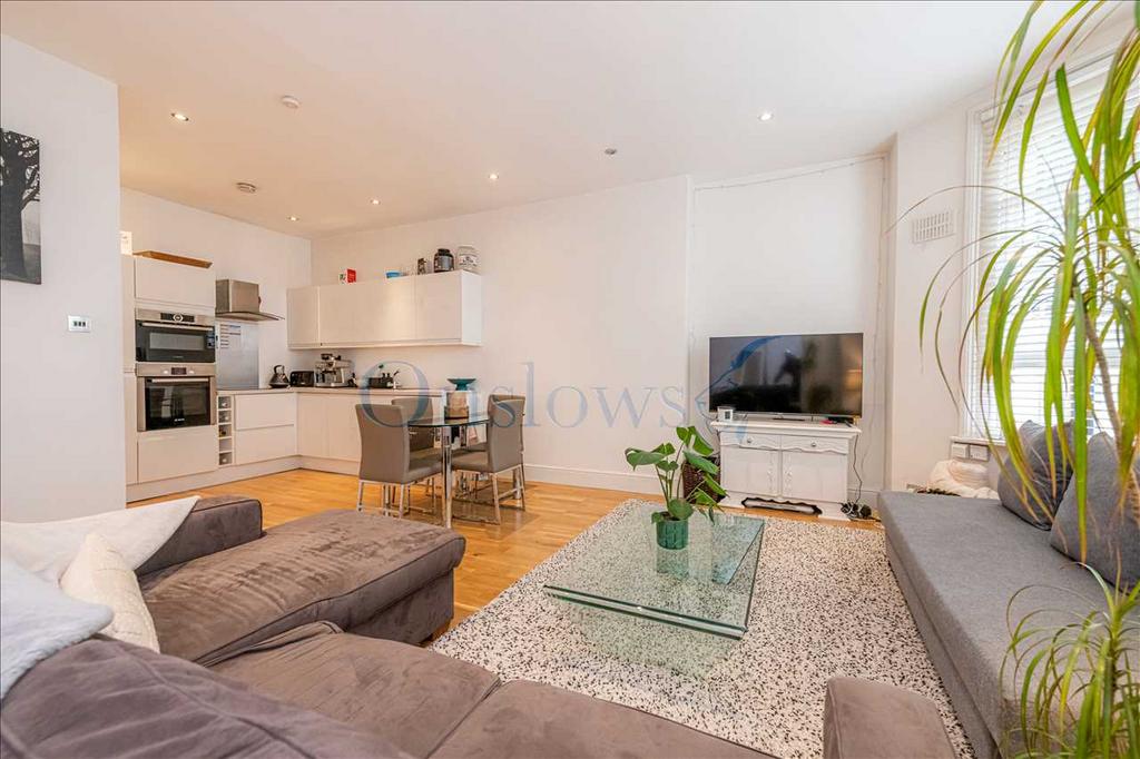 Apartment in London - View 2
