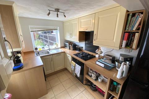 2 bedroom terraced house to rent, Pelham Road, Gosport, Hampshire, PO12