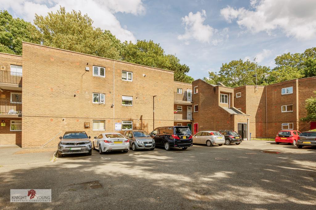 One bedroom flat for sale in Garrick Close.