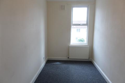 1 bedroom flat to rent, Holmesdale Road, London SE25