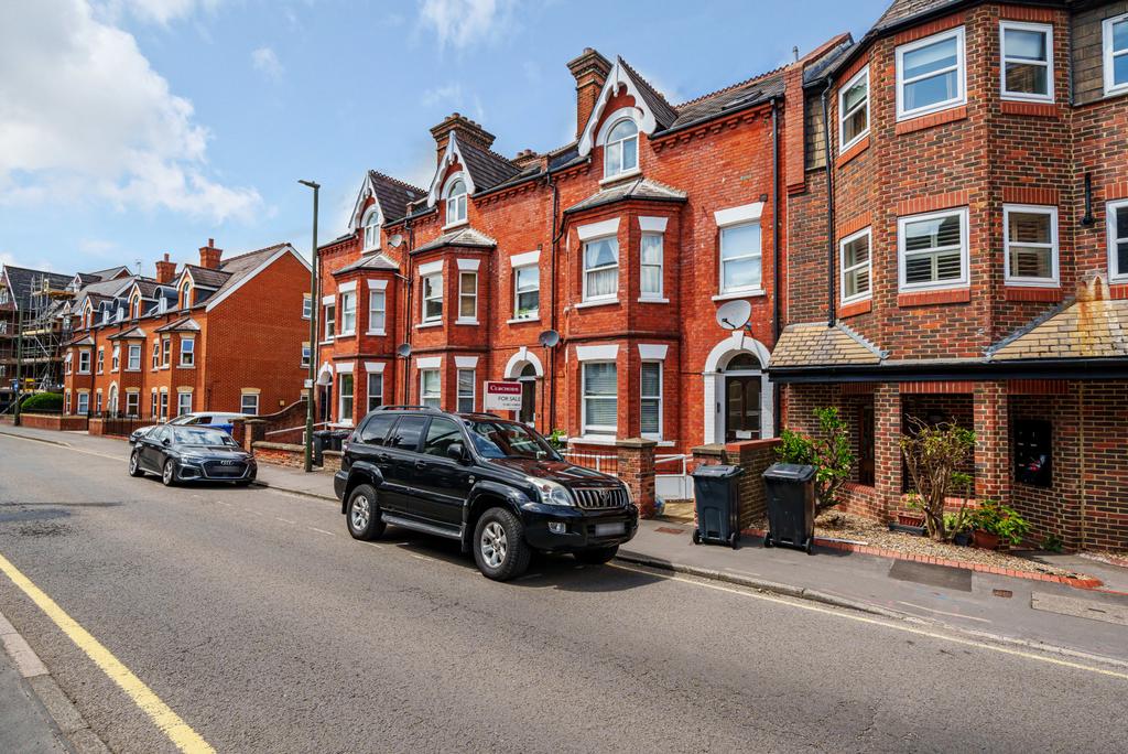 Sydenham Road, Guildford, GU1 1 bed apartment for sale £270,000