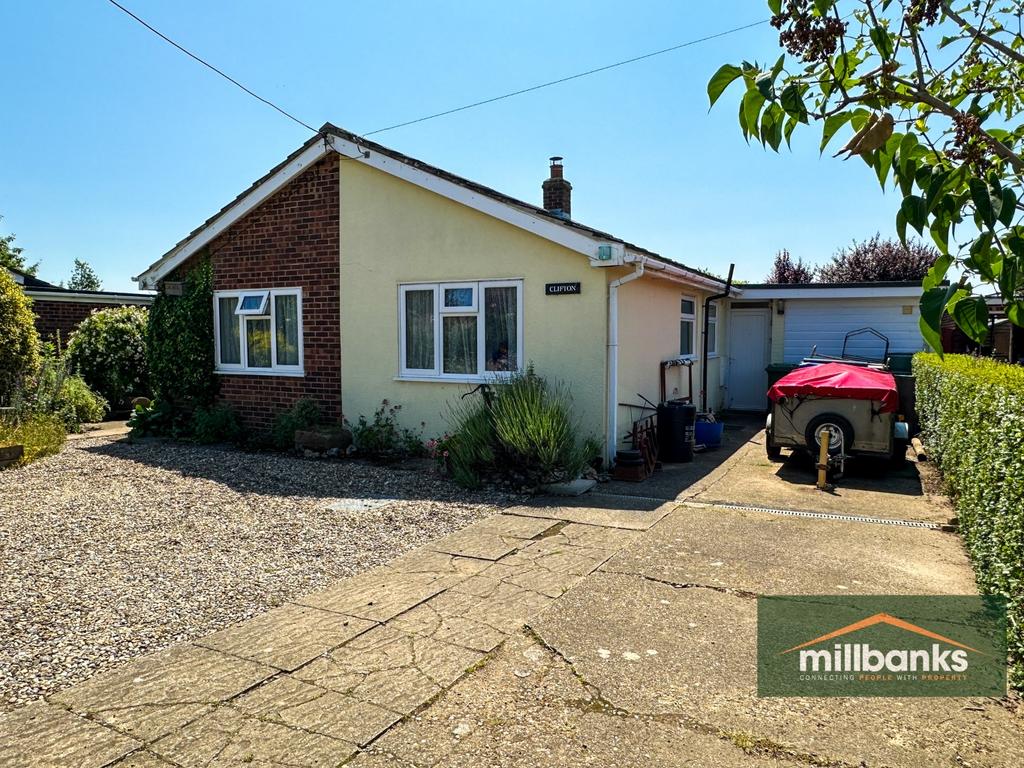 Mill Lane, Great Ellingham... 3 bed detached bungalow for sale £300,000