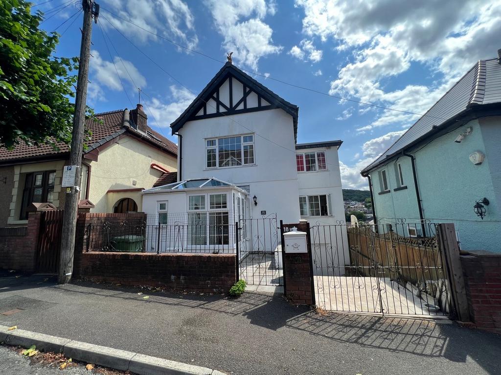 Lan Park Road Pontypridd Pontypridd 3 bed detached house for sale £339,950