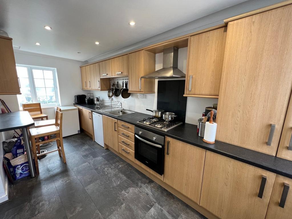 Lan Park Road Pontypridd Pontypridd 3 bed detached house for sale £