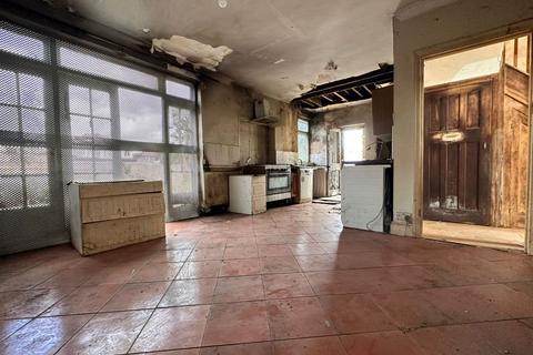 201 Tolworth Rise North, Surbiton, KT5 9ET